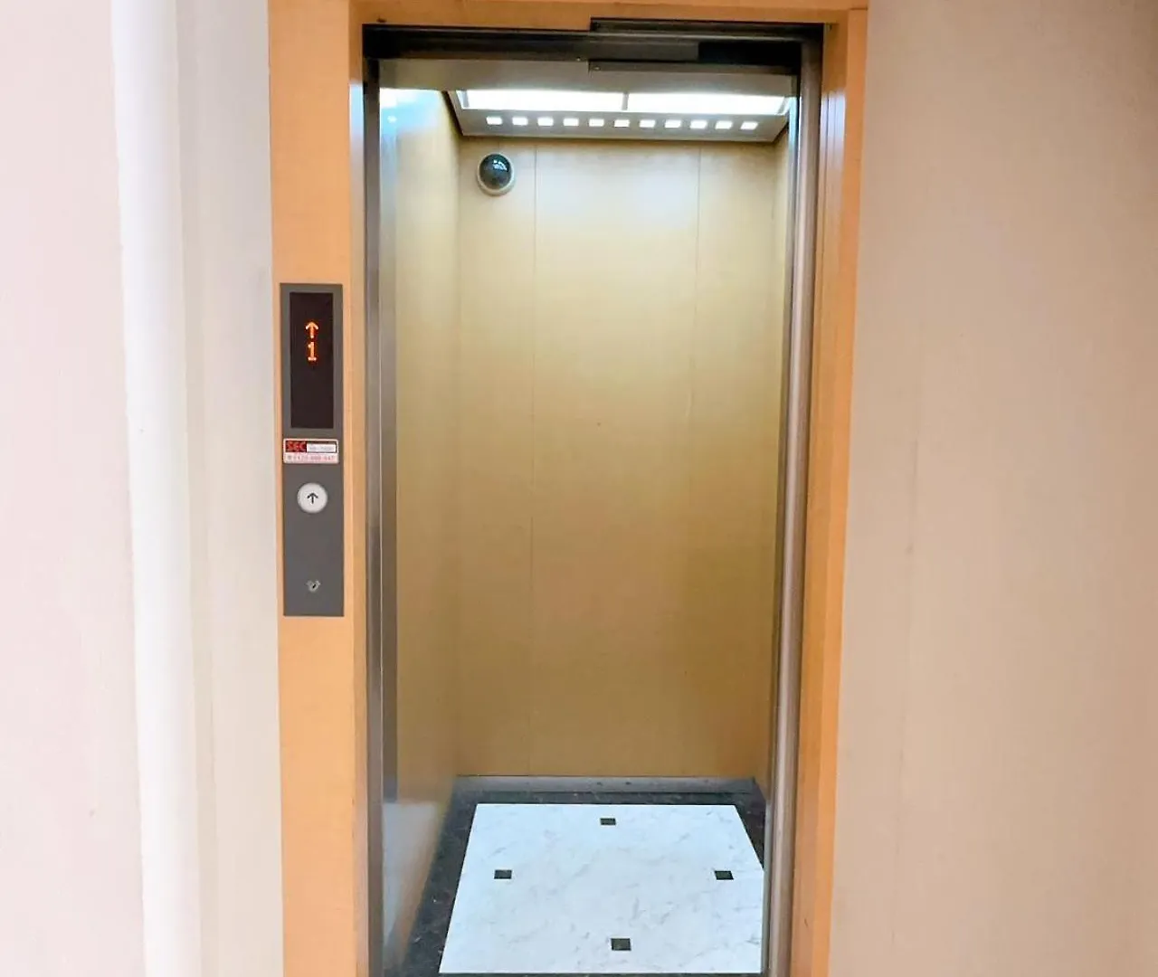 Apartment 三米-黒門市場-黑门市场-Kuromon-203タイプ Osaka